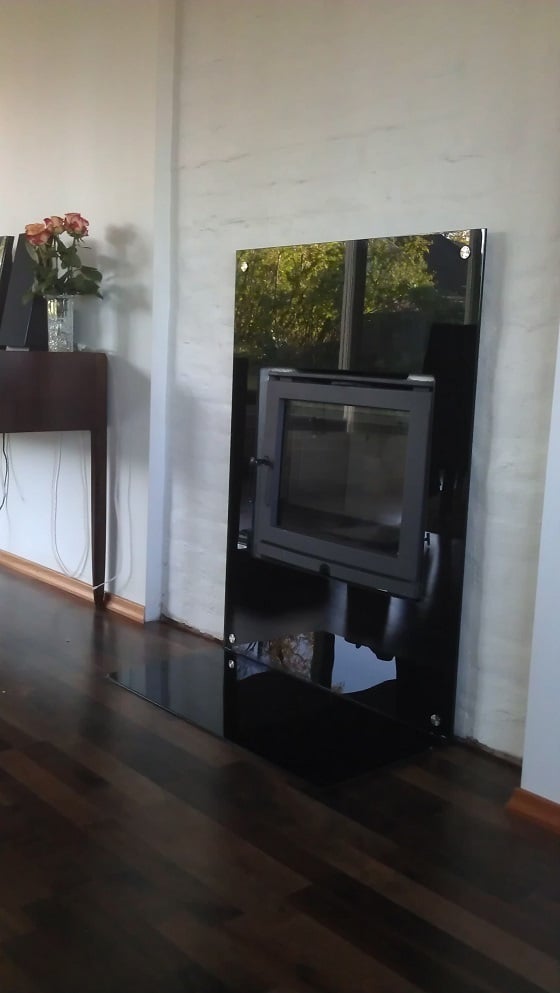 10mm lakkert glass til peis 560 x 933