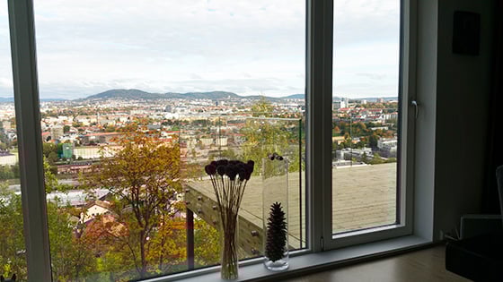 Utsikt med glassrekkverk 560 x314